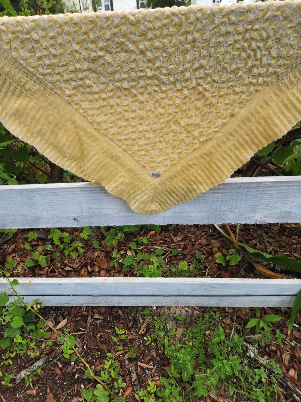 Vintage Knitown Baby Blanket Yellow White Textured Knit Openwork Border